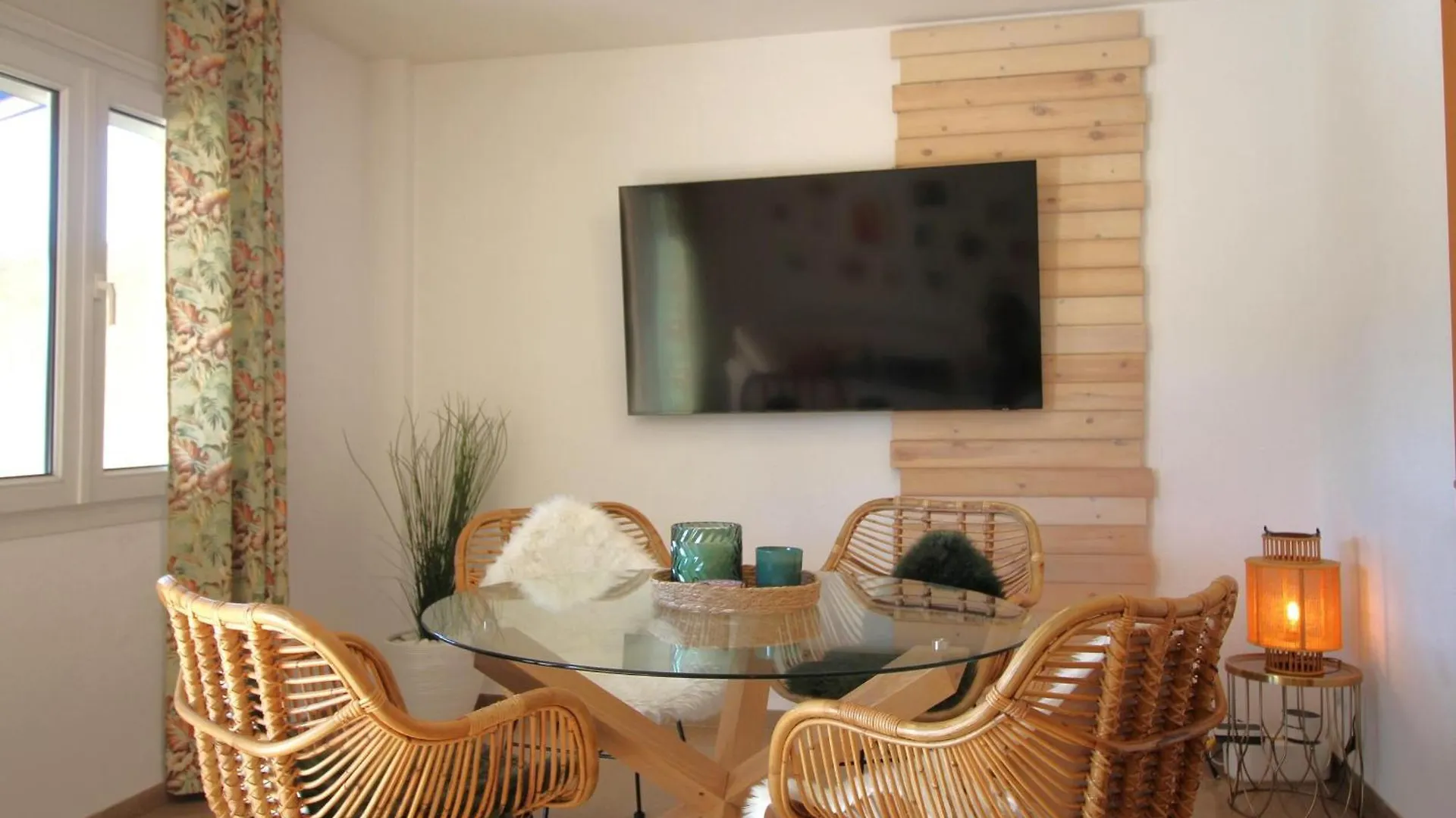 Daire Maritim II 2 At.1 - Apartamento Moderno, Agradable Y Muy Bien Equipado Situado En 1ª Linea De Mar - Es-228-82 Llança İspanya