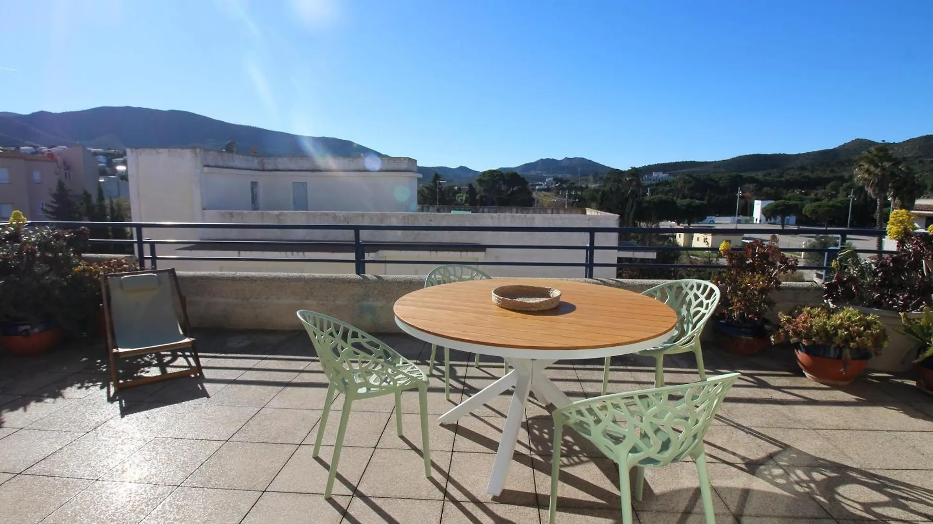 Maritim II 2 At.1 - Apartamento Moderno, Agradable Y Muy Bien Equipado Situado En 1ª Linea De Mar - Es-228-82 Llança