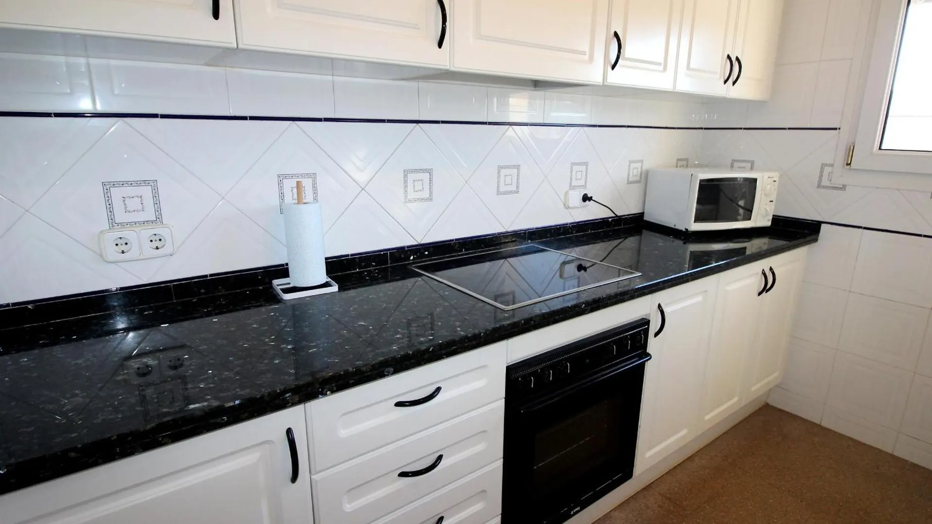 Maritim II 2 At.1 - Apartamento Moderno, Agradable Y Muy Bien Equipado Situado En 1ª Linea De Mar - Es-228-82 Llança